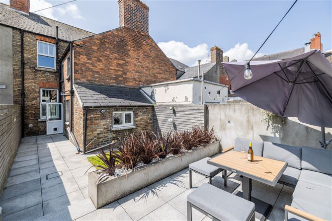 https://photos-a.propertyimages.ie/media/4/9/7/4935794/97ab5953-f6b4-4e67-81c3-c752a214d253_l.jpg
