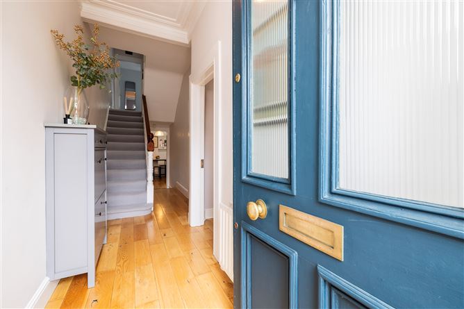 https://photos-a.propertyimages.ie/media/4/9/7/4935794/97ab5953-f6b4-4e67-81c3-c752a214d253_l.jpg