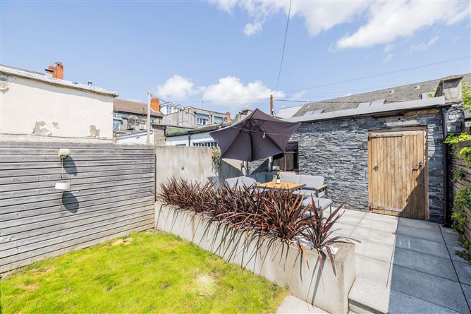 https://photos-a.propertyimages.ie/media/4/9/7/4935794/97ab5953-f6b4-4e67-81c3-c752a214d253_l.jpg