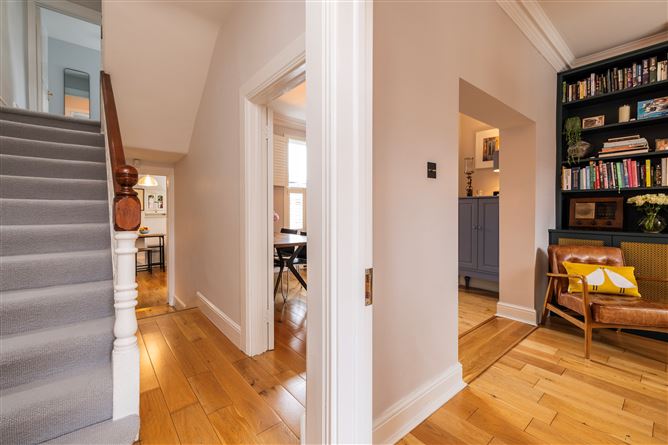 https://photos-a.propertyimages.ie/media/4/9/7/4935794/97ab5953-f6b4-4e67-81c3-c752a214d253_l.jpg
