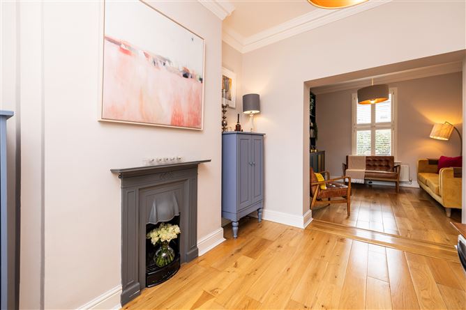 https://photos-a.propertyimages.ie/media/4/9/7/4935794/97ab5953-f6b4-4e67-81c3-c752a214d253_l.jpg