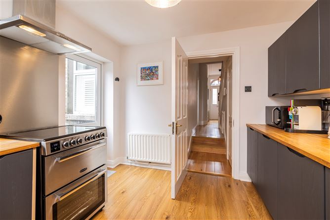 https://photos-a.propertyimages.ie/media/4/9/7/4935794/97ab5953-f6b4-4e67-81c3-c752a214d253_l.jpg