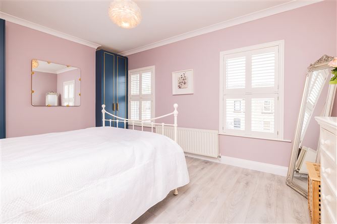 https://photos-a.propertyimages.ie/media/4/9/7/4935794/97ab5953-f6b4-4e67-81c3-c752a214d253_l.jpg