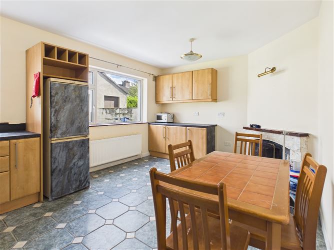 6 Cushla Downs, Monksland, Athlone, Co. Roscommon