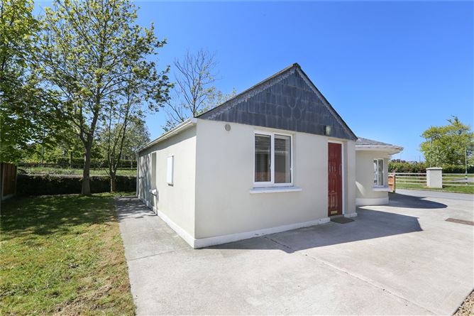 Village Lodge, Eastham Road, Bettystown, Co. Meath