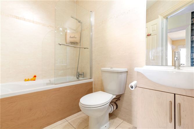 10 Oak House, Oakbury Court, Serpentine Avenue, Dublin 4