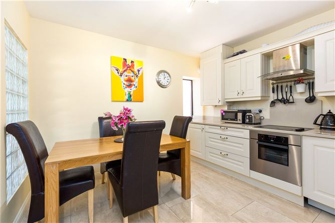 10 Oak House, Oakbury Court, Serpentine Avenue, Dublin 4