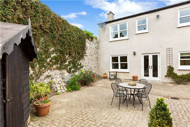 Mews, 2 Rear 93 Booterstown Avenue, Booterstown, Co. Dublin