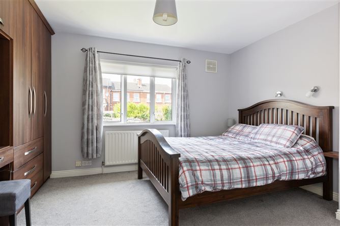 80 Glasnevin Woods, Glasnevin, Dublin 11.