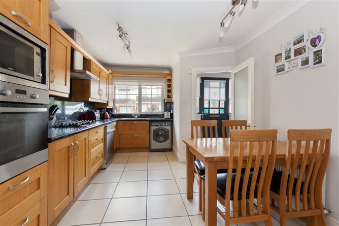 80 Glasnevin Woods, Glasnevin, Dublin 11.