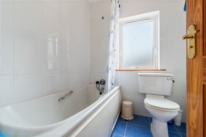 28 Carraig Geal, Loughrea, Galway