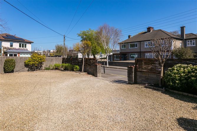 https://photos-a.propertyimages.ie/media/4/9/9/4925994/49ccecb5-780e-4671-8c3e-a1a549a386ec_l.jpg