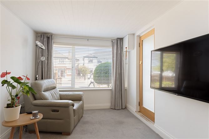 https://photos-a.propertyimages.ie/media/4/9/9/4925994/49ccecb5-780e-4671-8c3e-a1a549a386ec_l.jpg