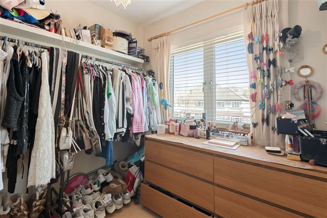 https://photos-a.propertyimages.ie/media/4/9/9/4925994/49ccecb5-780e-4671-8c3e-a1a549a386ec_l.jpg