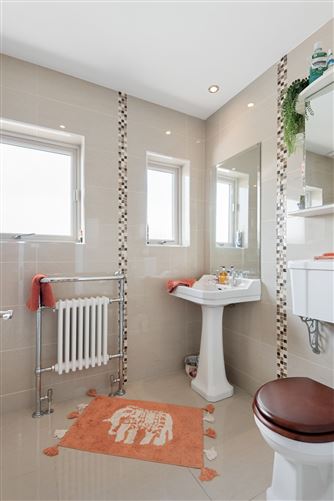 https://photos-a.propertyimages.ie/media/4/9/9/4925994/49ccecb5-780e-4671-8c3e-a1a549a386ec_l.jpg