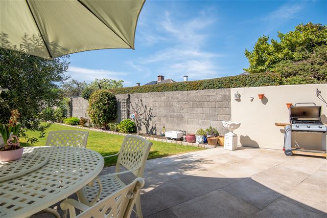 https://photos-a.propertyimages.ie/media/4/9/9/4925994/49ccecb5-780e-4671-8c3e-a1a549a386ec_l.jpg