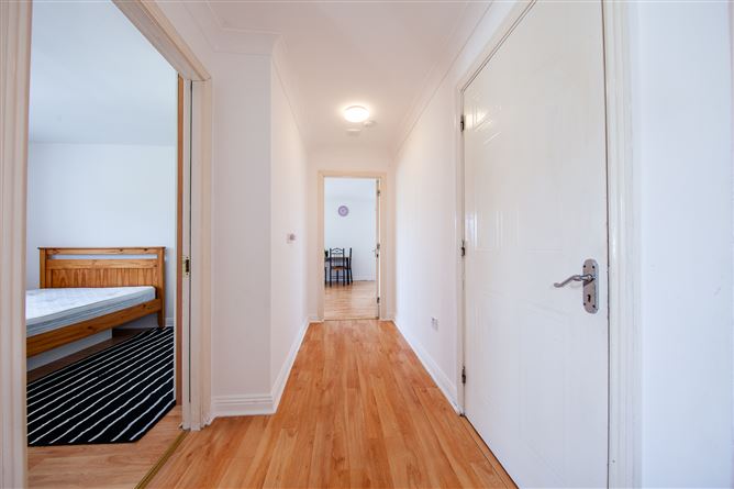 https://photos-a.propertyimages.ie/media/4/9/9/5008994/695d2e79-0d67-4387-bee8-0ba64e953364_l.jpg