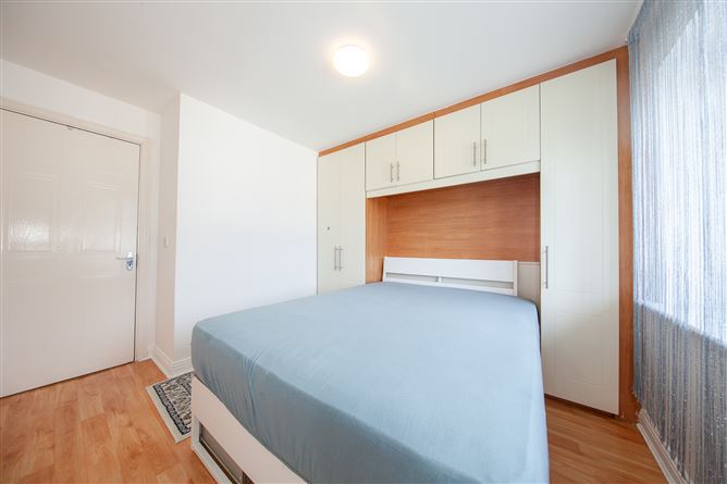 https://photos-a.propertyimages.ie/media/4/9/9/5008994/695d2e79-0d67-4387-bee8-0ba64e953364_l.jpg