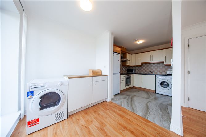 https://photos-a.propertyimages.ie/media/4/9/9/5008994/695d2e79-0d67-4387-bee8-0ba64e953364_l.jpg