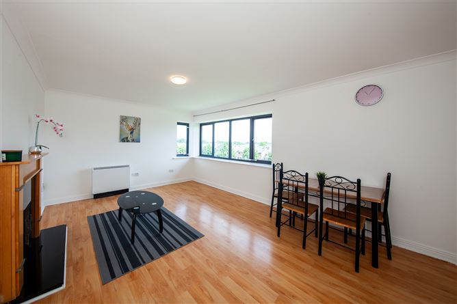 https://photos-a.propertyimages.ie/media/4/9/9/5008994/695d2e79-0d67-4387-bee8-0ba64e953364_l.jpg