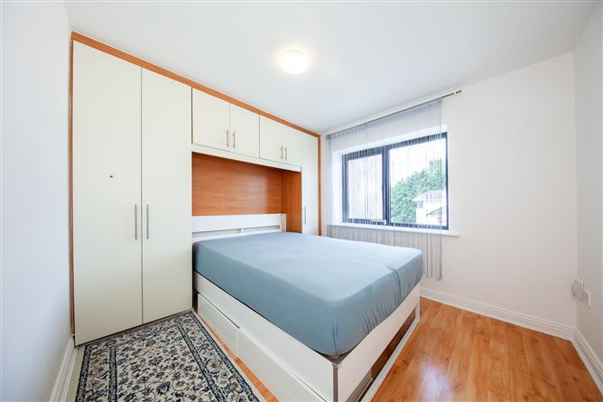 https://photos-a.propertyimages.ie/media/4/9/9/5008994/695d2e79-0d67-4387-bee8-0ba64e953364_l.jpg