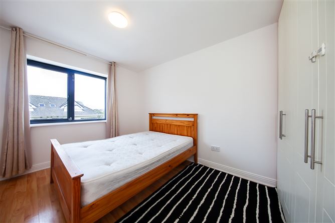 https://photos-a.propertyimages.ie/media/4/9/9/5008994/695d2e79-0d67-4387-bee8-0ba64e953364_l.jpg