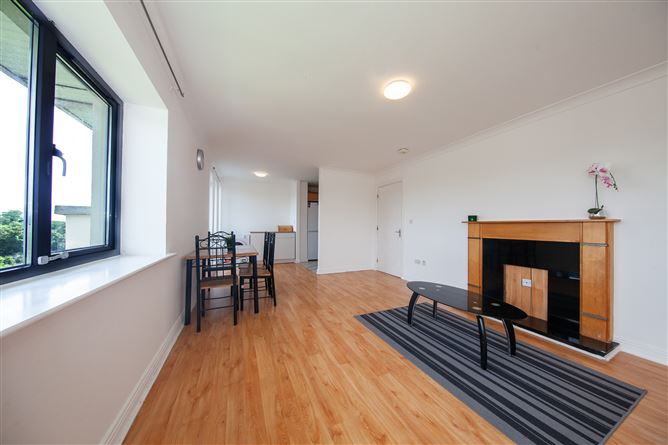 https://photos-a.propertyimages.ie/media/4/9/9/5008994/695d2e79-0d67-4387-bee8-0ba64e953364_l.jpg