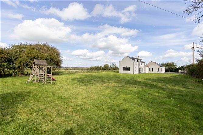 Dowsain Ghar, Knockmark, Drumree, Meath