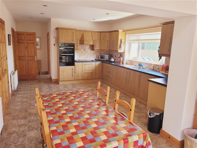 "The Garden Cottage", Lawn View, Mill Road, Kinlough, Leitrim