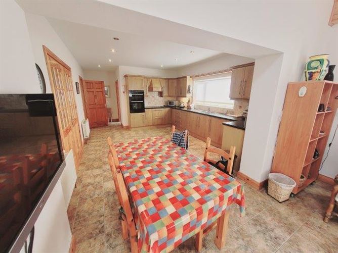 "The Garden Cottage", Lawn View, Mill Road, Kinlough, Leitrim