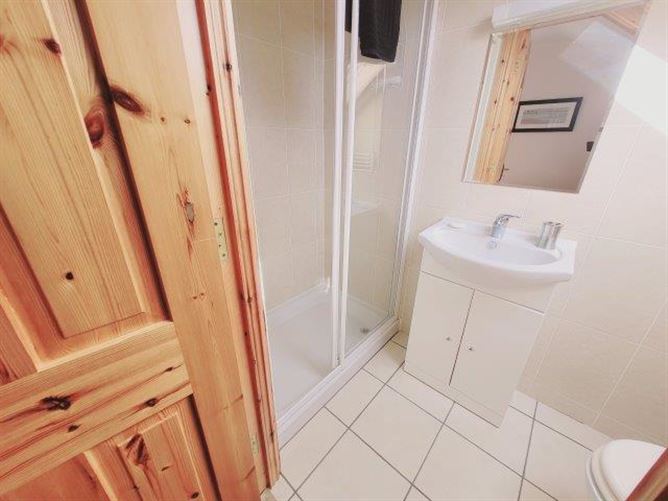 "The Garden Cottage", Lawn View, Mill Road, Kinlough, Leitrim