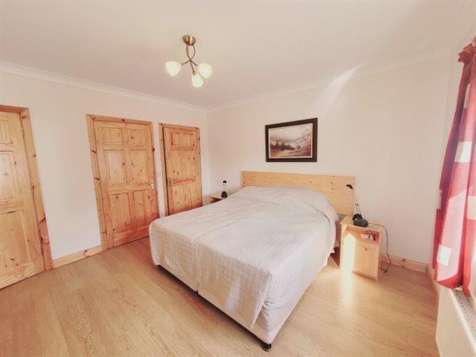 "The Garden Cottage", Lawn View, Mill Road, Kinlough, Leitrim