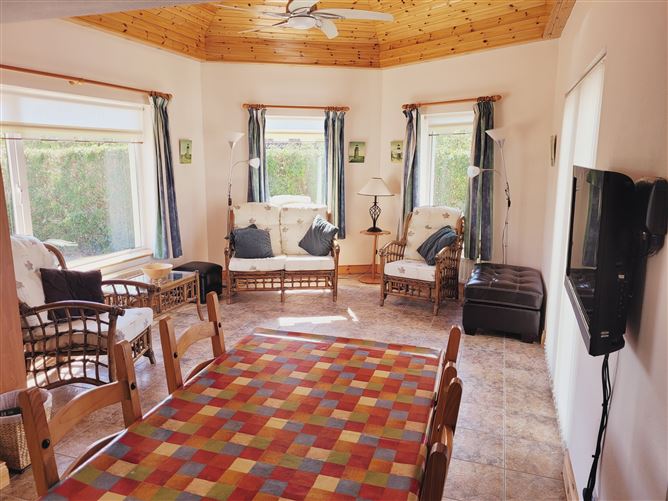 "The Garden Cottage", Lawn View, Mill Road, Kinlough, Leitrim