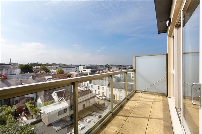 24 The Crofton, 15-16 Georges Place, Dun Laoghaire, Co. Dublin