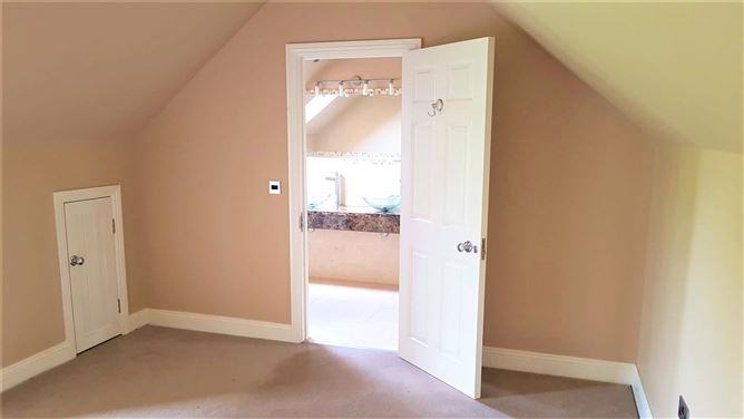 Lakeside Cottage, Mullinaveigue, Roundwood, Co. Wicklow