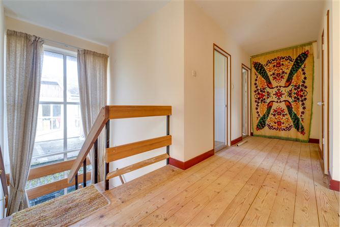 24 Kilgobbin Heights, Stepaside, Dublin 18