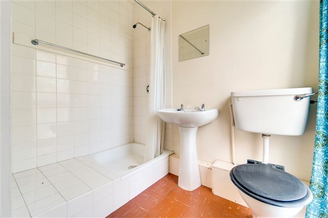 24 Kilgobbin Heights, Stepaside, Dublin 18