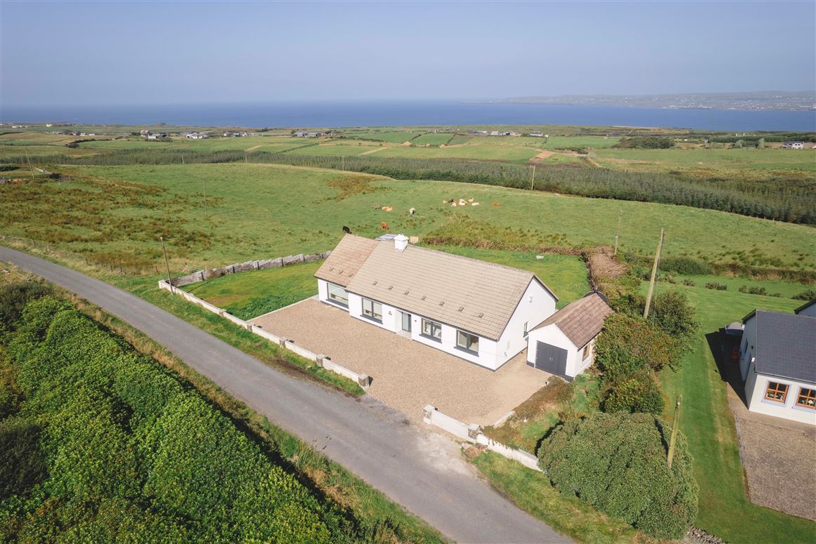 Villa Éalú, Ballyvaskin North, Miltown Malbay, Co. Clare
