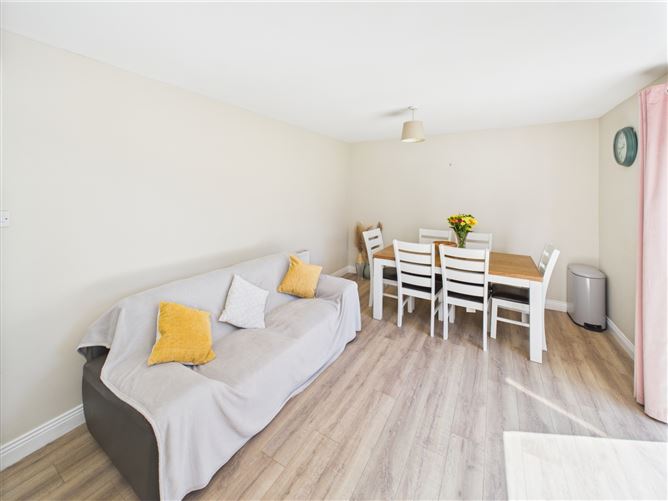 16 Ormond Keep, Nenagh, Co. Tipperary
