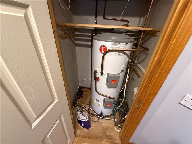 11 Newcastle Court, Cluain Ri, Ballymahon, Co.Longford.