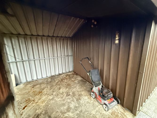 11 Newcastle Court, Cluain Ri, Ballymahon, Co.Longford.