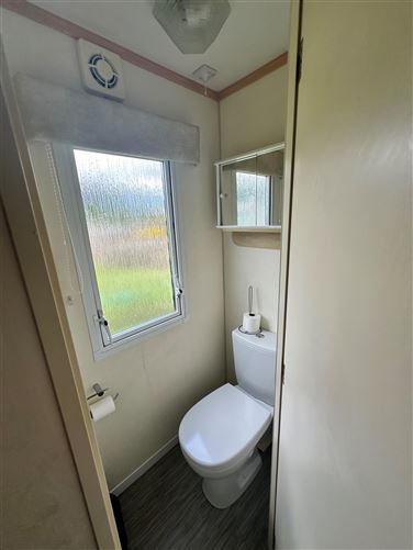 https://photos-a.propertyimages.ie/media/5/0/1/5004105/76182309-1e85-4146-800e-625e06c2ca41_l.jpg