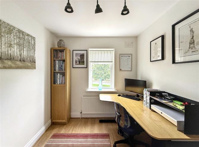 8 Ardán Rua, Nenagh, Tipperary