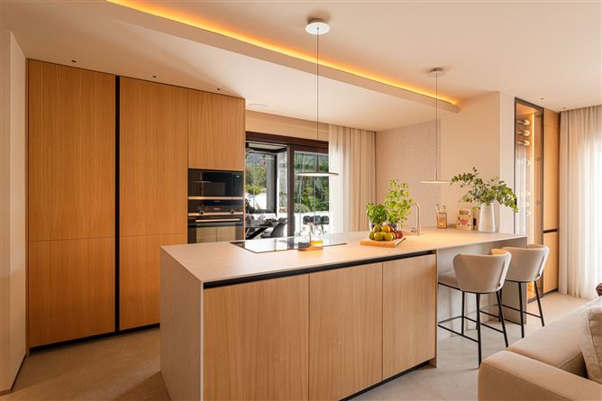 {name:Malaga, codeiso:MA}, Marbella, Marbella Golden Mile, Lomas del Rey, Spain - COSTA-01207P