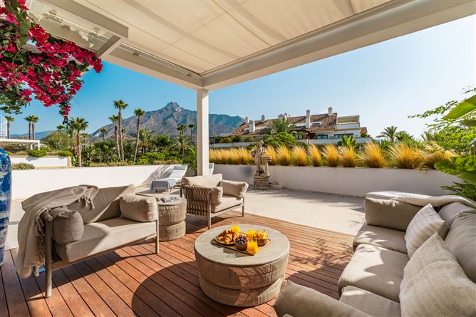 {name:Malaga, codeiso:MA}, Marbella, Marbella Golden Mile, Lomas del Rey, Spain - COSTA-01207P
