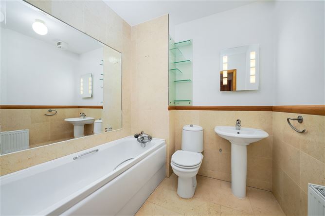https://photos-a.propertyimages.ie/media/5/0/2/4956205/eedc4509-c2ef-4d02-8764-c61d50989b3b_l.jpg