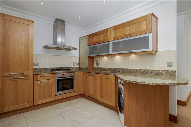 https://photos-a.propertyimages.ie/media/5/0/2/4956205/eedc4509-c2ef-4d02-8764-c61d50989b3b_l.jpg