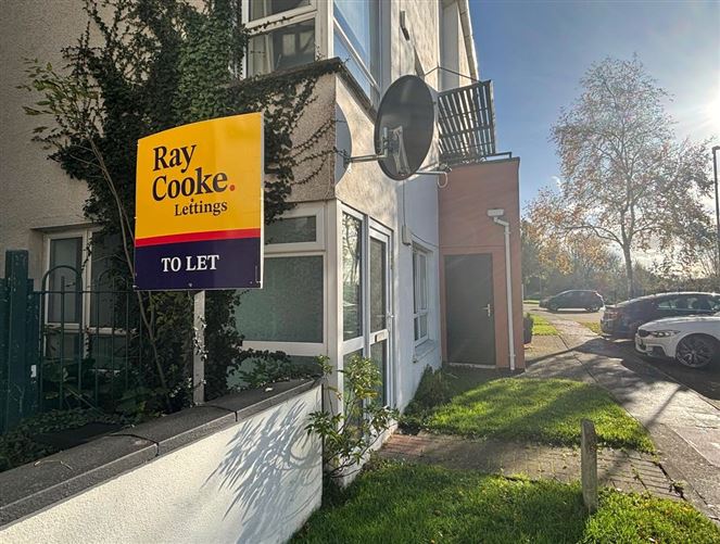 Castlecurragh Heath, Blanchardstown, Dublin 15