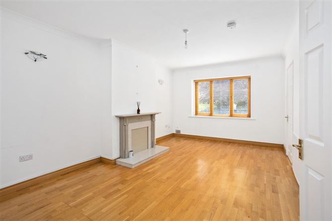 34 Elmbrook Walk, Lucan, Dublin