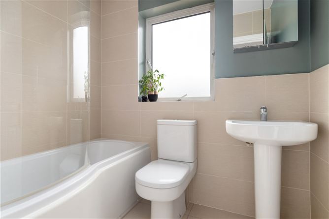 57 Woodside, Dodder Park Road, Rathfarnham, Dublin 14